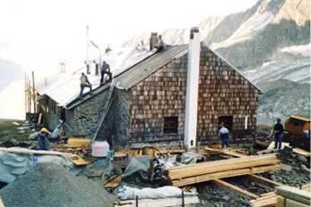 Kaunergrathütte zu Beginn des Umbaus 2003 | © DAV Sektion Mainz